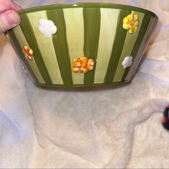 Very cute popcorn snacking bowl by Harry and David great condition - Picture 1 of 5